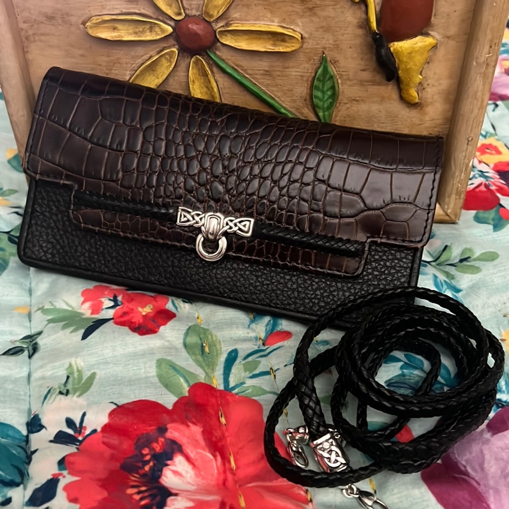 Brighton Bellissimo Vintage Leather Wallet w/Crossbody Strap